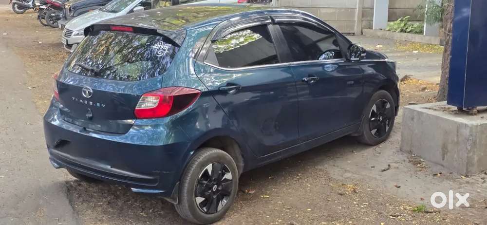 Tata Tiago Ev With 7.5 Kv Charger