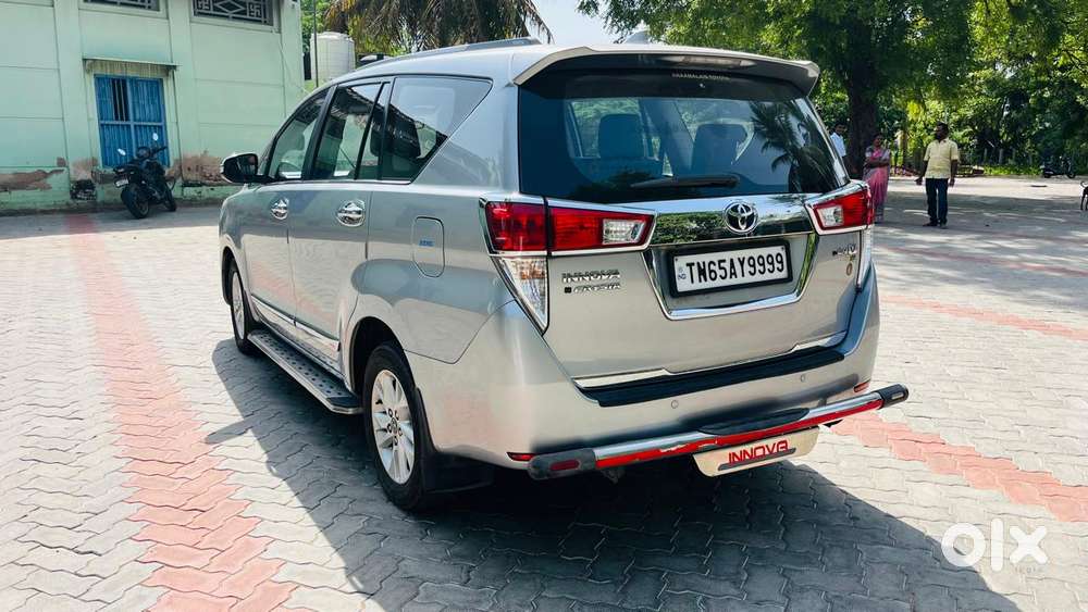 Toyota Innova Crysta 2.4 V 8 Str, 2017, Diesel