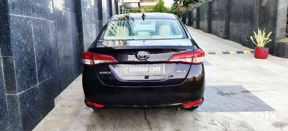 Toyota Yaris J Cvt, 2021, Petrol