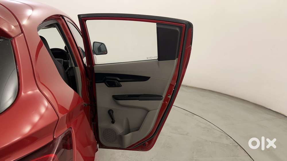 Mahindra Kuv 100 2016-2017 Mfalcon G80 K2, 2016, Petrol