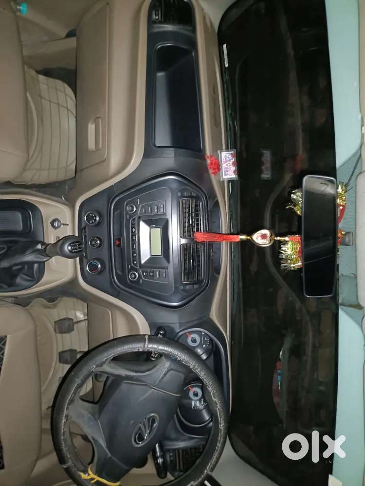 Mahindra Tuv 300 2017