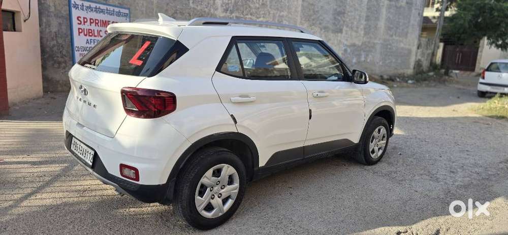 Hyundai Venue 1.2 S Plus, 2021, Petrol