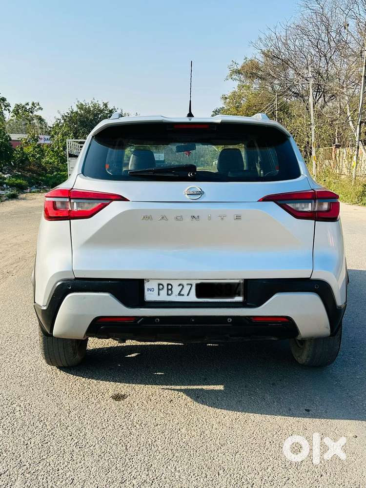 Nissan Magnite 1.0 Xv Premium, 2021, Petrol