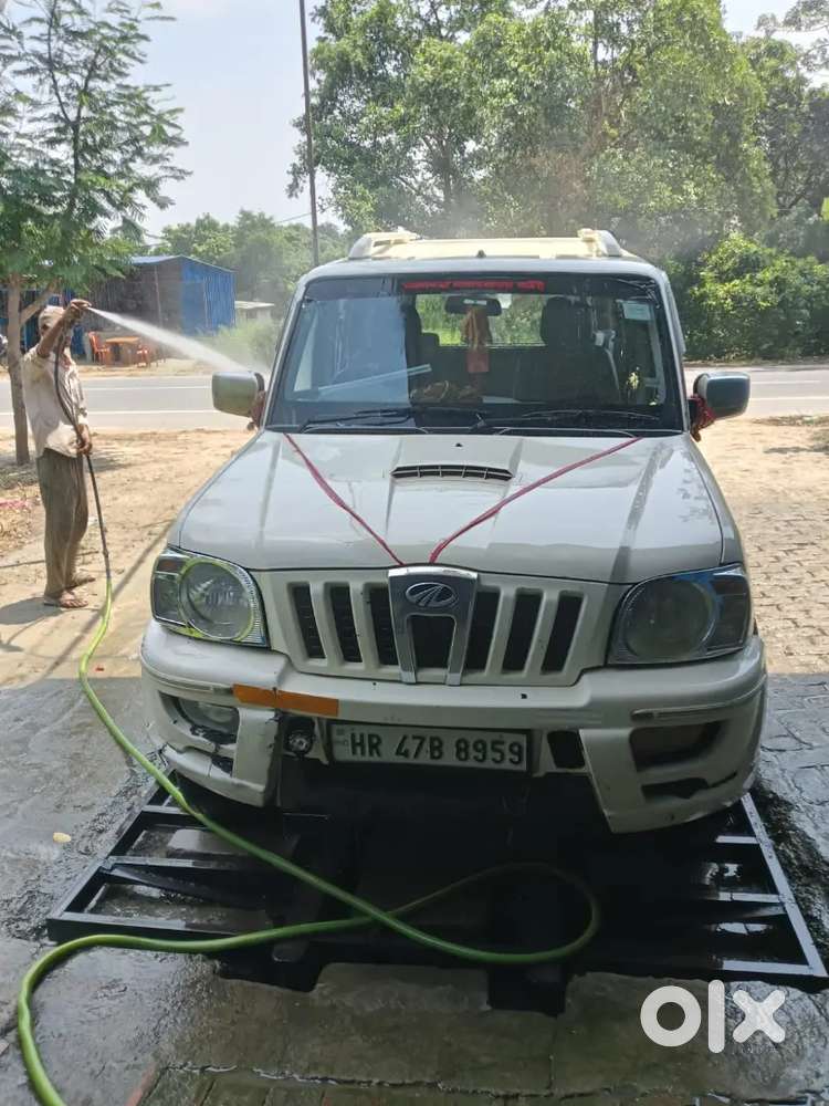 Mahindra Scorpio 2013