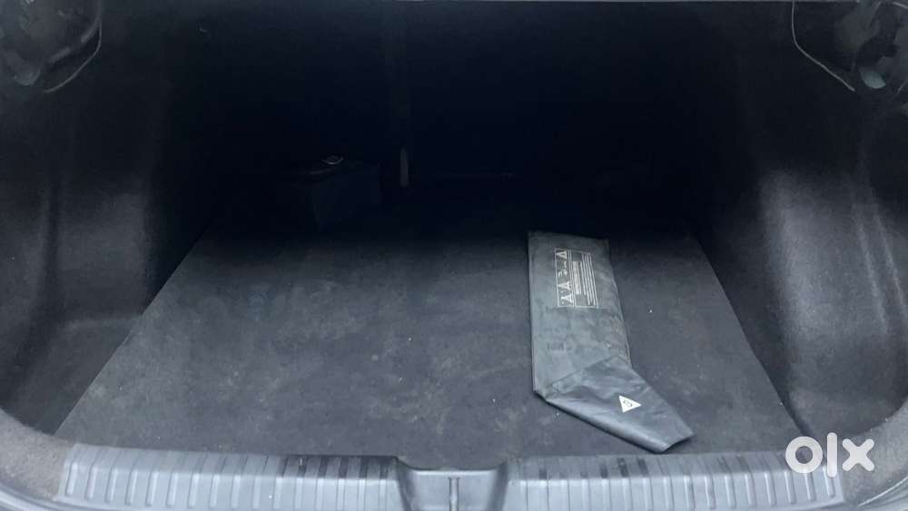 Skoda Slavia Style 1.0l Tsi Mt, 2023, Petrol