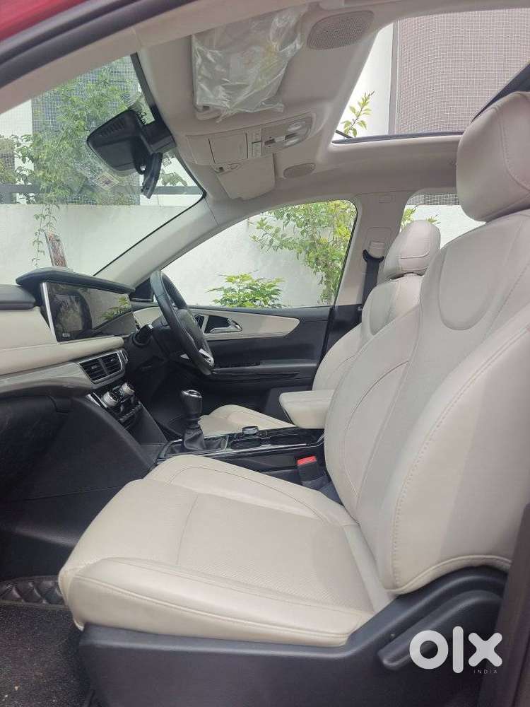 Mahindra Xuv700 2.2 Ax 7 Diesel Mt Luxury Pack Str, 2024, Diesel