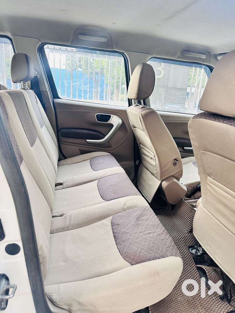 Mahindra Xuv300 W8 Diesel, 2016