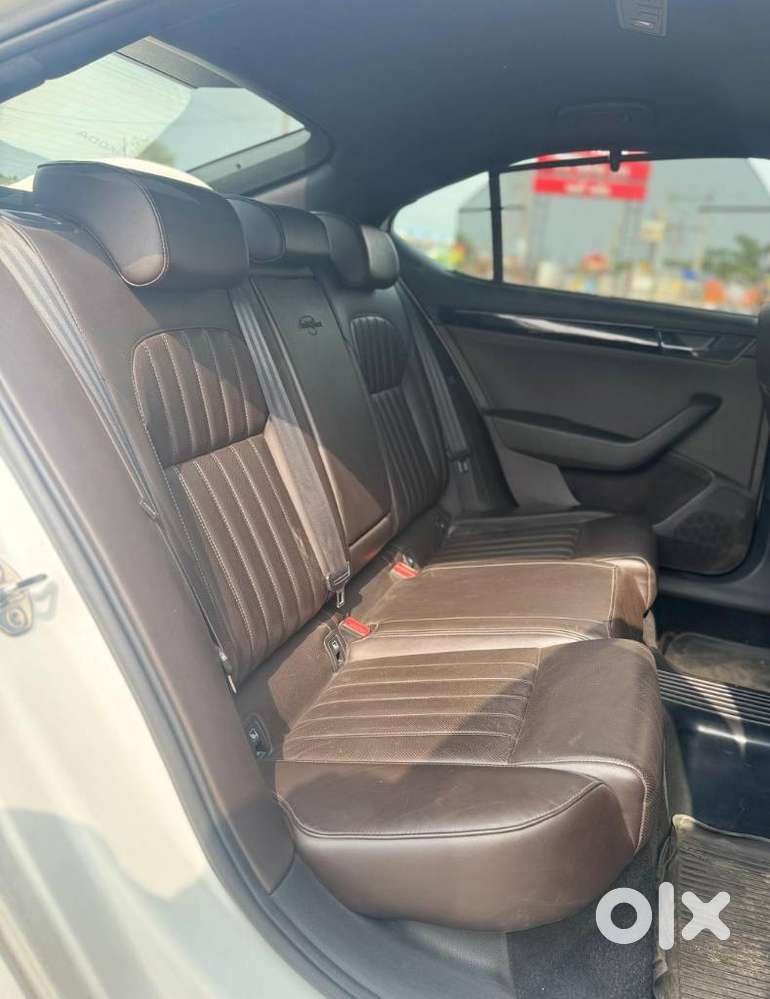 Skoda Superb L&k 2.0 Tdi At, 2020, Petrol