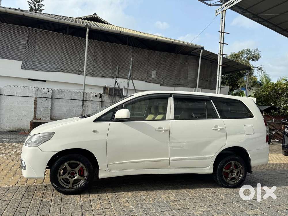 Toyota Innova, 2014