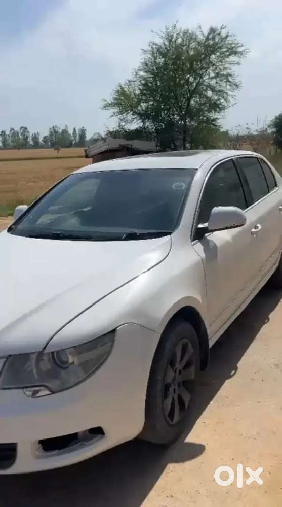 Skoda Superb 2013 Diesel 83000 Km Driven