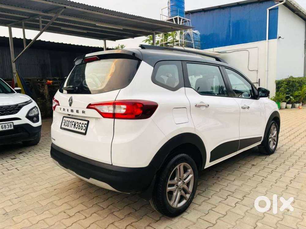 Renault Triber Rxz, 2023, Petrol