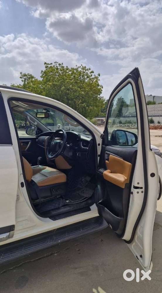 Toyota Fortuner 4x2 At 2.8 Diesel, 2022, Diesel