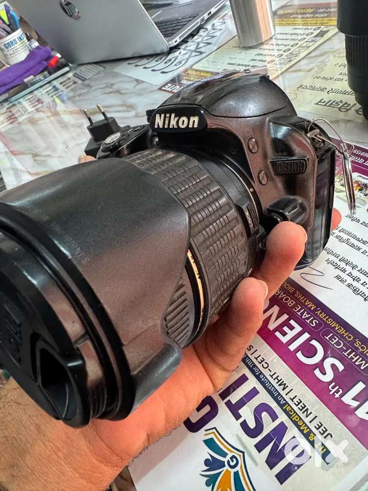 NIKON D3100
