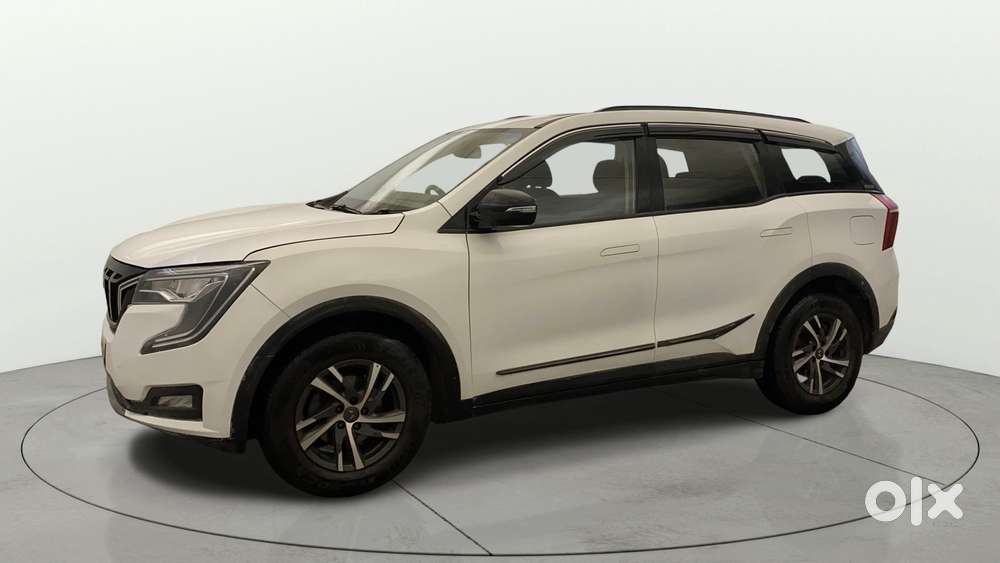 Mahindra Xuv700 2.0 Ax 5 Petrol Mt 7 Str, 2022, Petrol