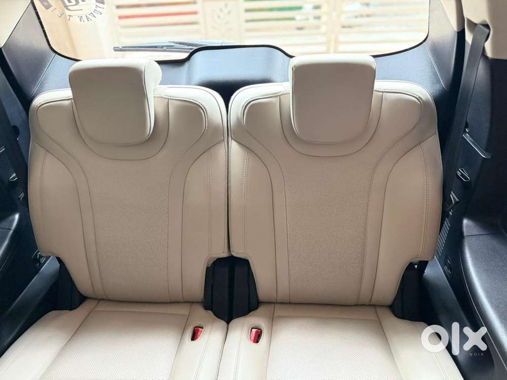 Mahindra Xuv700 2023 Ax 7l Diesel Well Maintained