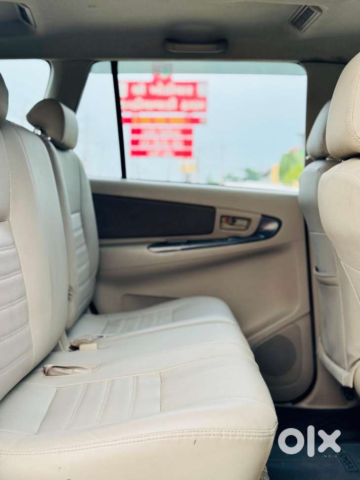 Toyota Innova 2.5 G (diesel) 8 Seater, 2013