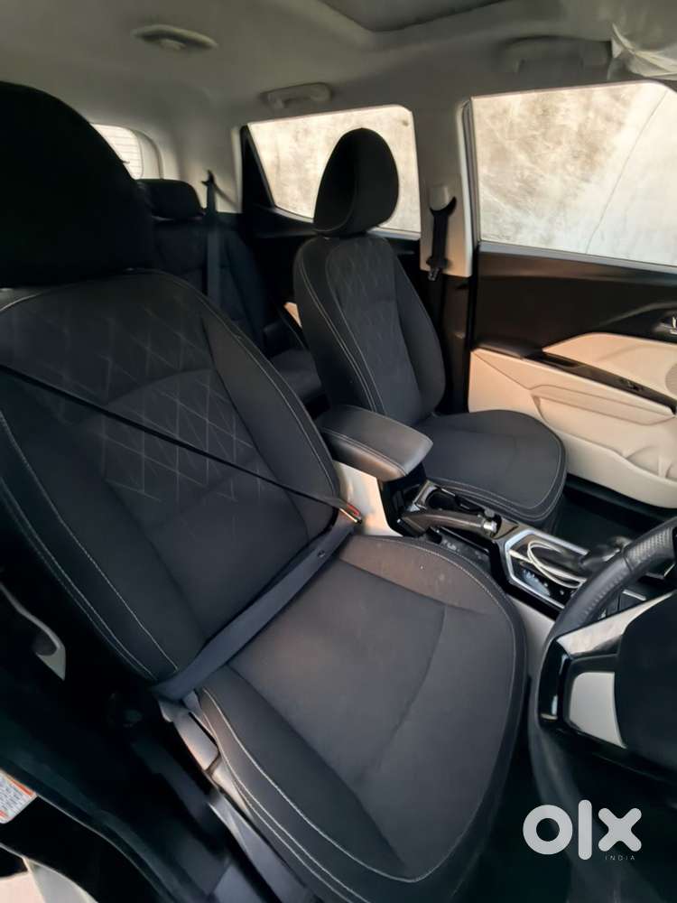 Mahindra Xuv 3xo Petrol 2025