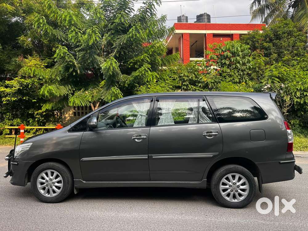 Toyota Innova 2.5 Vx 8 Str Bs-iii, 2012, Diesel