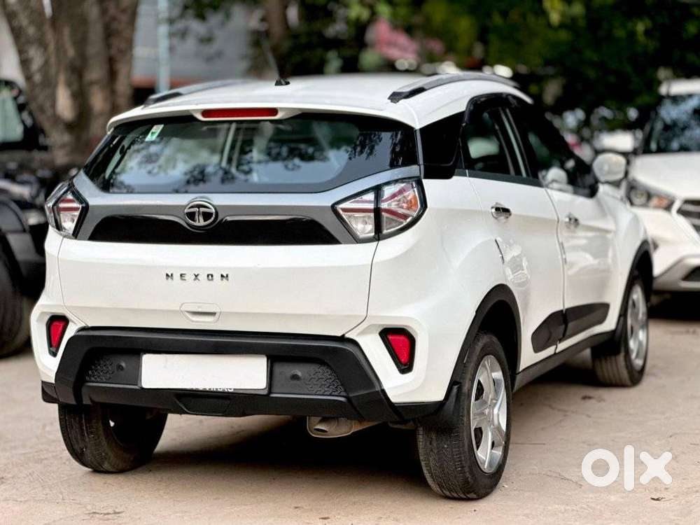Tata Nexon 1.2 Revotron Xma Amt (s), 2022, Petrol