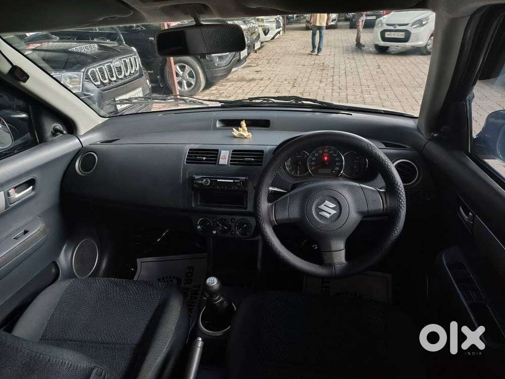 Maruti Suzuki Swift Vxi With Abs, 2011, Petrol