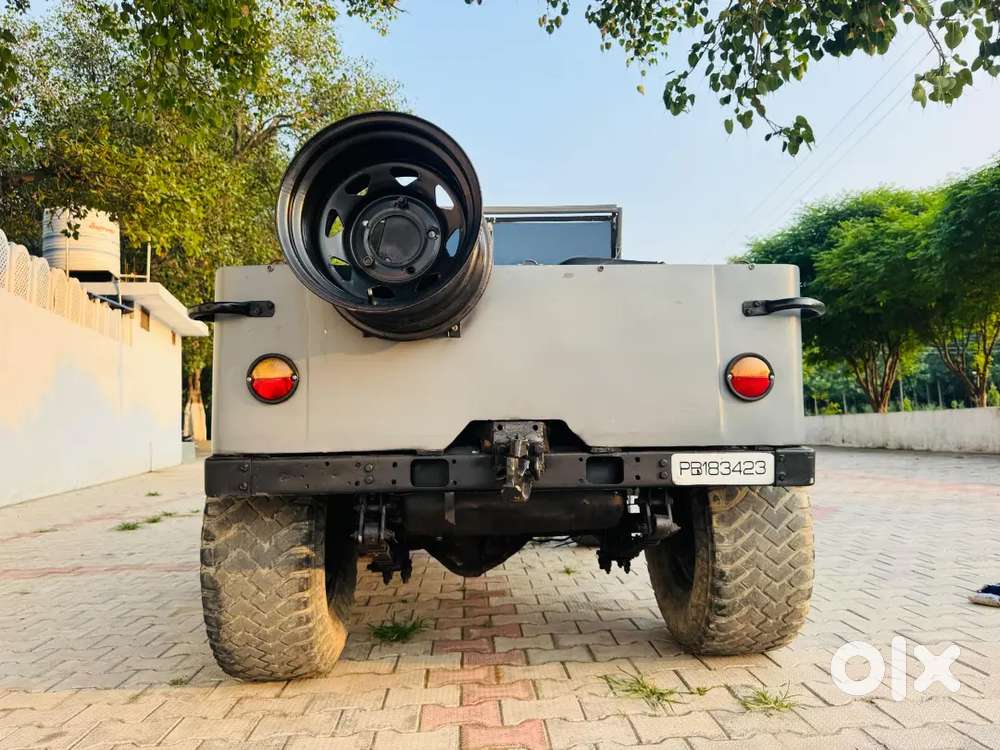 Mahindra Jeep Model 1995