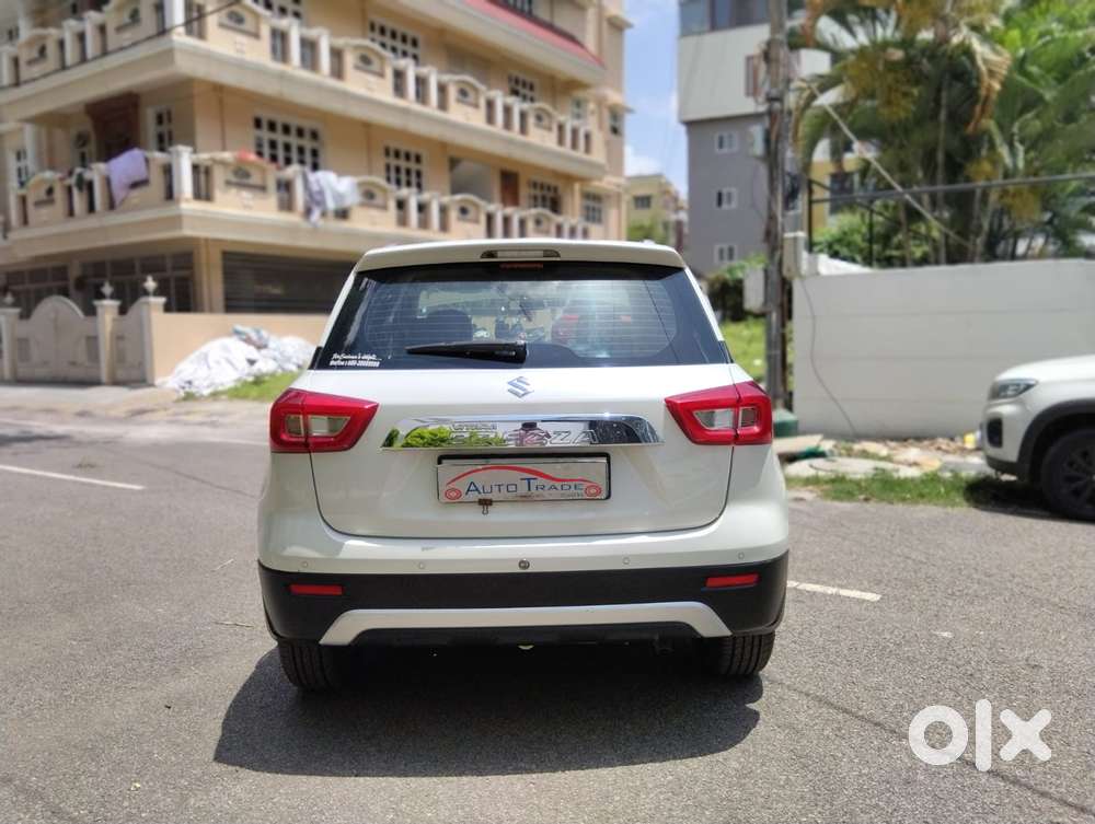 Maruti Suzuki Brezza 1.5 Zxi Smart Hybrid, 2022, Petrol