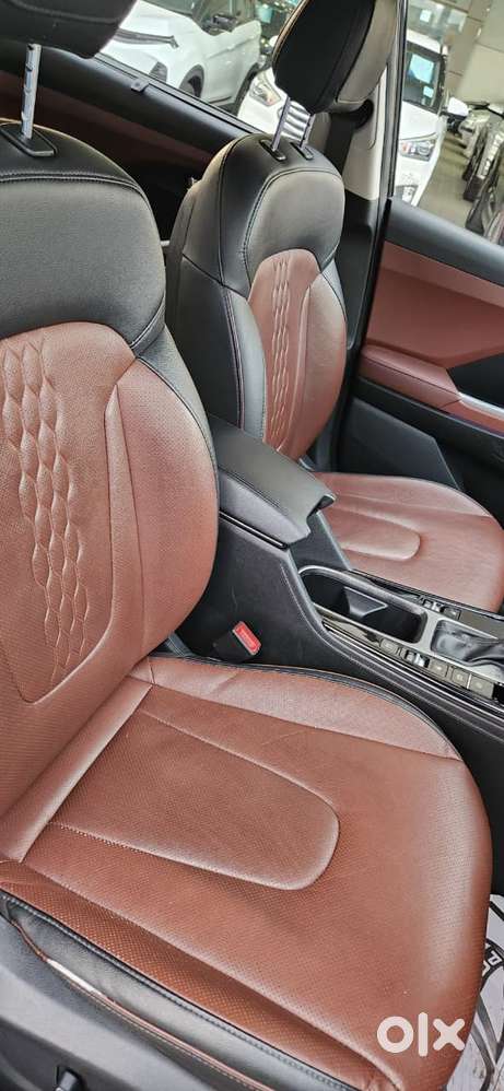 Hyundai Alcazar 2.0 Signature (o) Petrol At 6 Str Dual Tone, 2021, P..