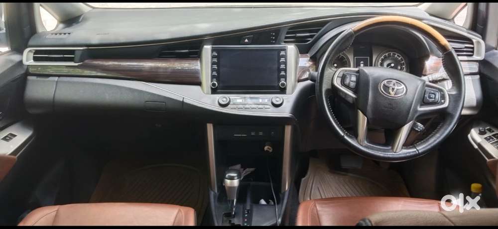 Innova Crysta 2.7z (at) 2022