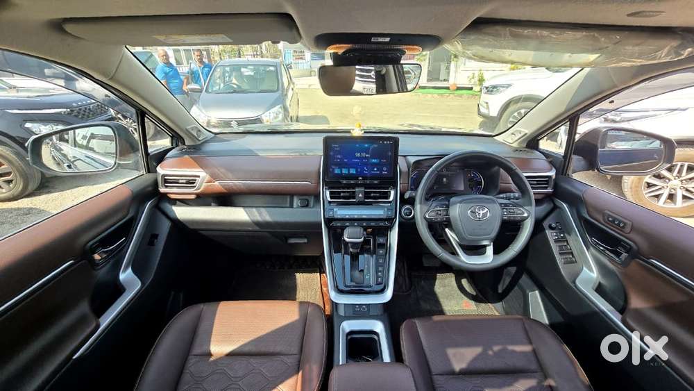 Toyota Innova Hycross 2.0 Zx Hybrid 7 Str, 2025, Cng & Hybrids