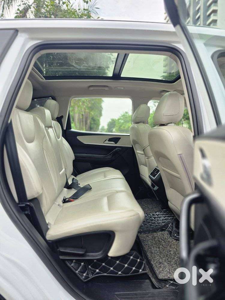 Mahindra Xuv700 2.2 Ax 7 Diesel At Luxury Pack Str, 2023, Diesel
