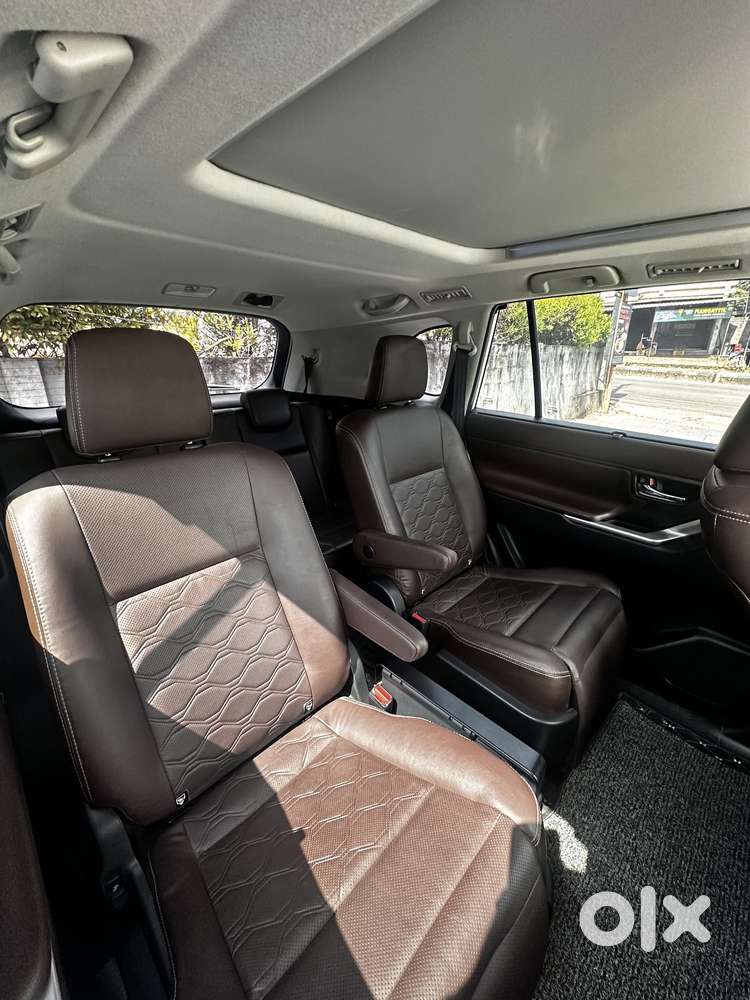 Toyota Innova Hycross 2.0 Zx (o) Hybrid 7 Str, 2023, Petrol