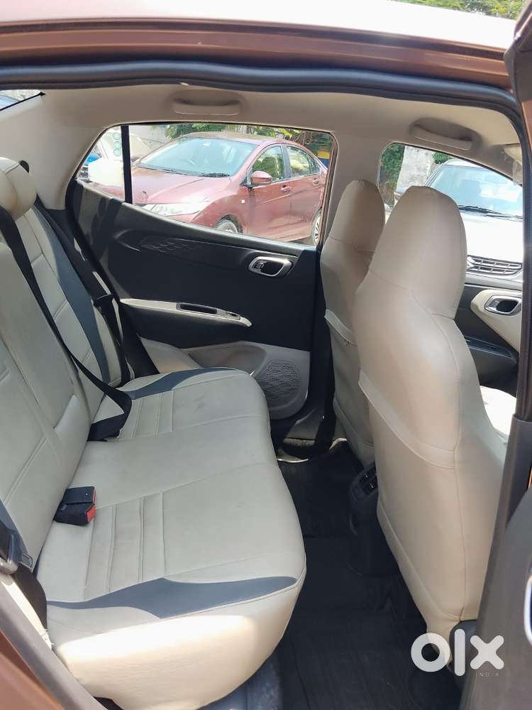 Hyundai Aura Sx Plus Automatic, 2022, Petrol