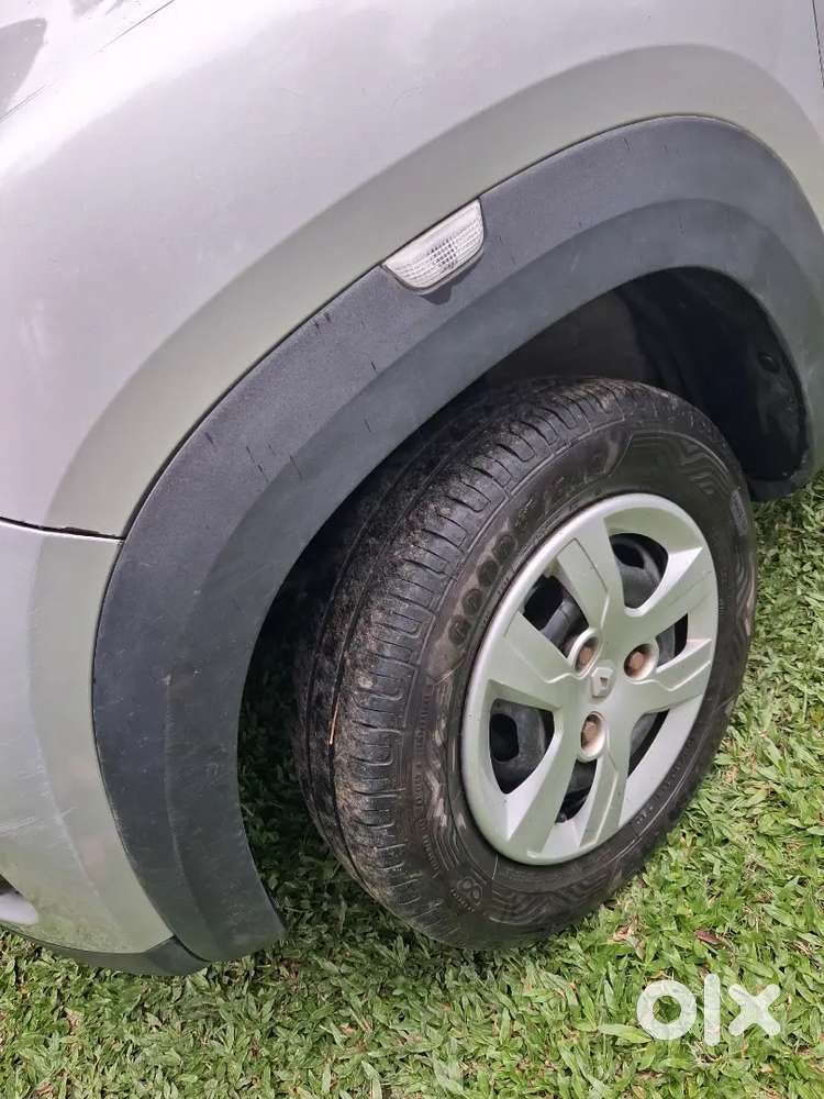 Renault Kwid Petrol 2016 Smooth Functioning, Single Handed , New Tyre,