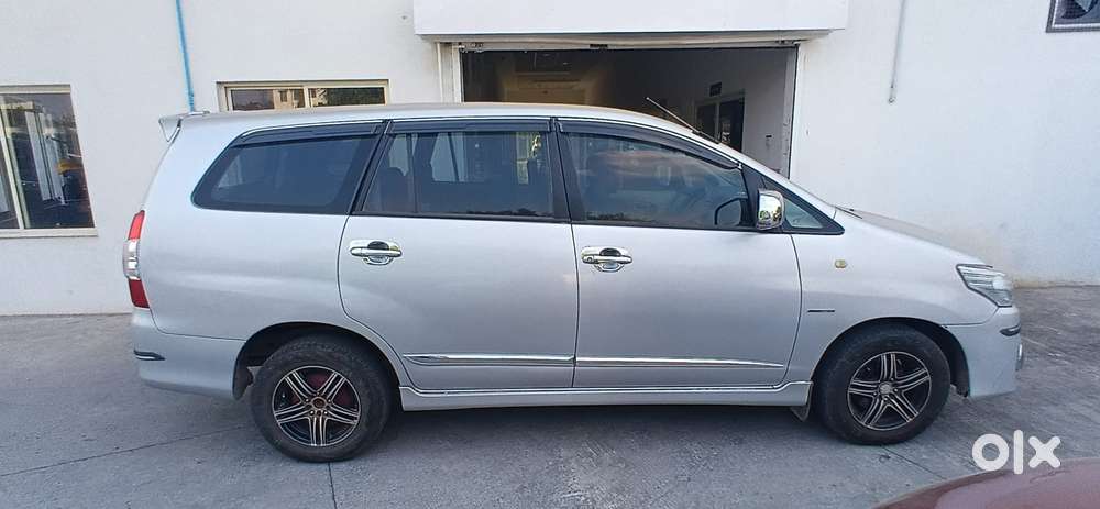 Toyota Innova 2.5 G (diesel) 8 Seater Bs Iv, 2013, Diesel