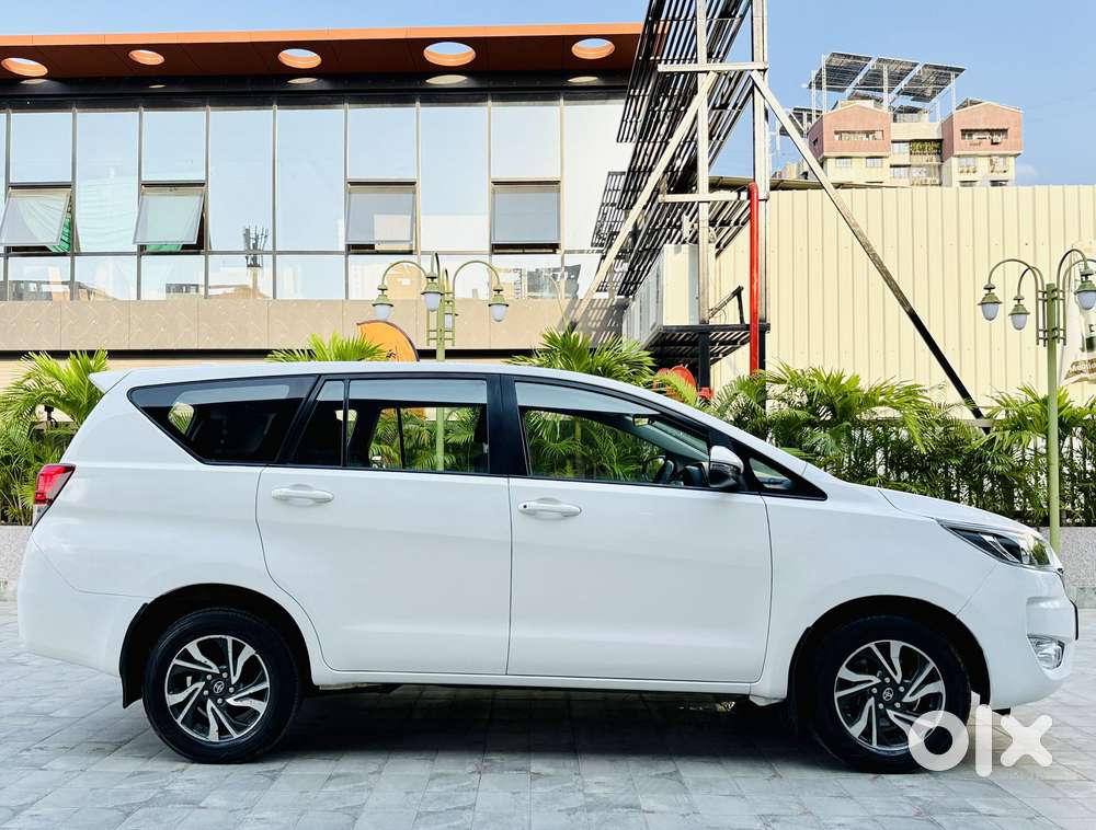 Toyota Innova Crysta 2.4 G Mt 7 Str, 2022, Diesel