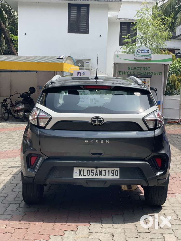 Tata Nexon Amt 1.2 Revotron Xma, 2020, Petrol