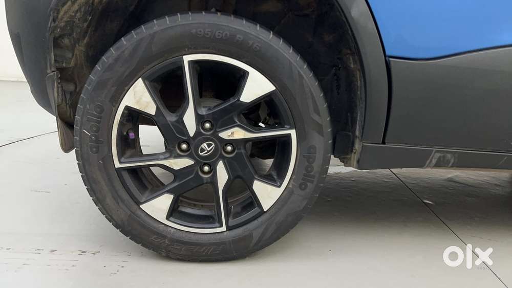 Tata Punch 1.2 Revotron Creative Dual Tone, 2022, Petrol