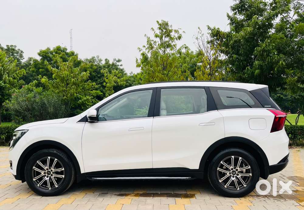 Mahindra Xuv700 2.2 Ax 7 Diesel At Str, 2023, Diesel