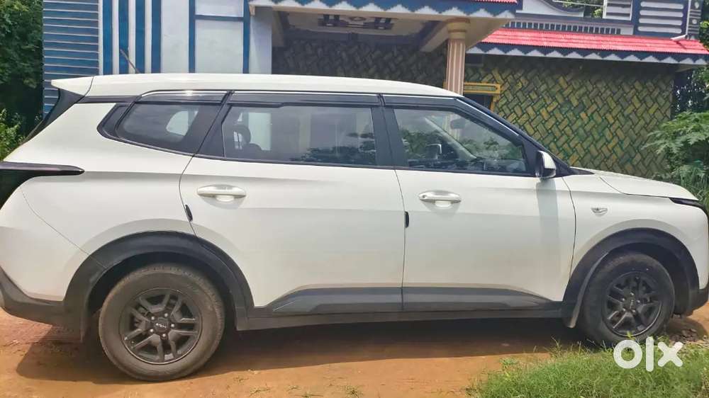 Kia Carens Clavis White Color Full New Connection