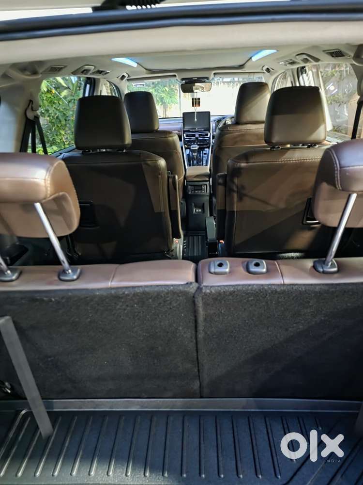 Toyota Innova Hycross 2.0 Zx (o) Hybrid 7 Str, 2025, Petrol