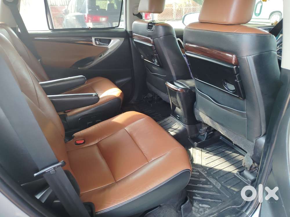 Toyota Innova Crysta 2.8z Automatic, 2016, Diesel