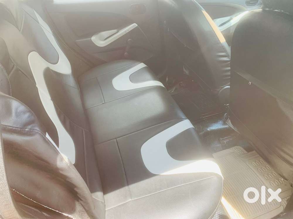 Ford Figo, 2012, Petrol