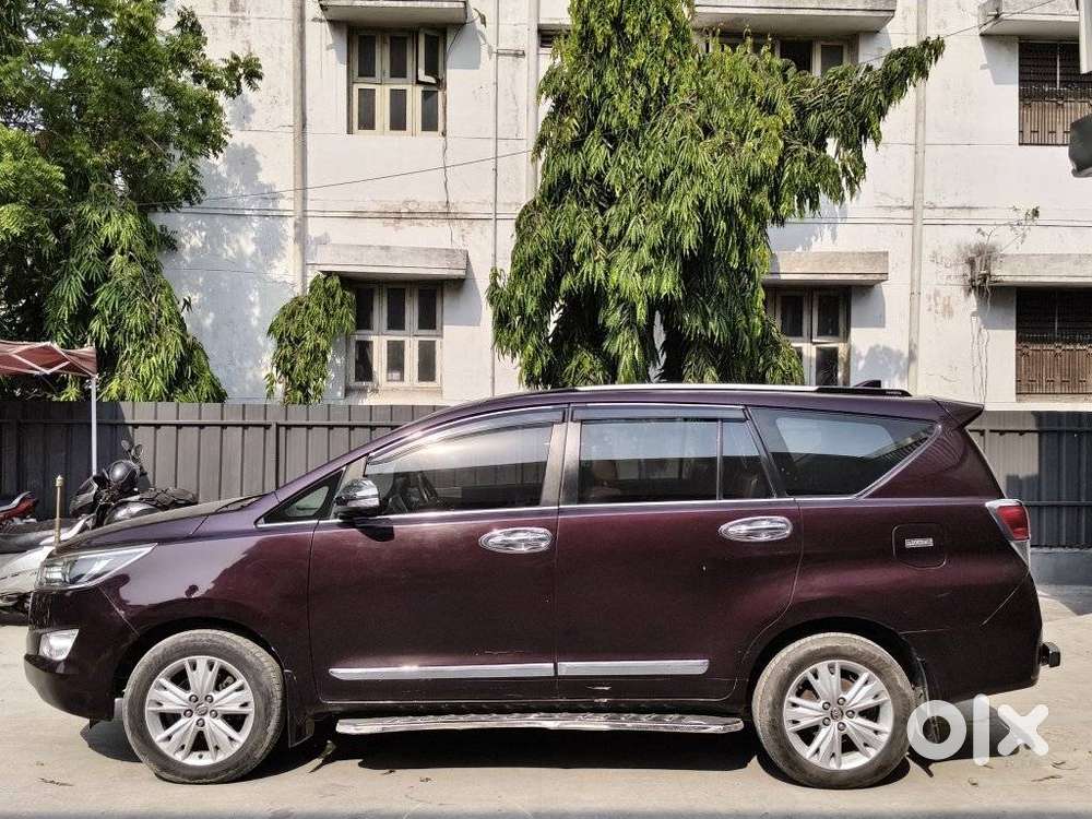 Toyota Innova Crysta 2.8z Automatic, 2016, Petrol
