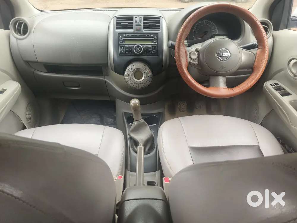 Nissan Sunny 2015