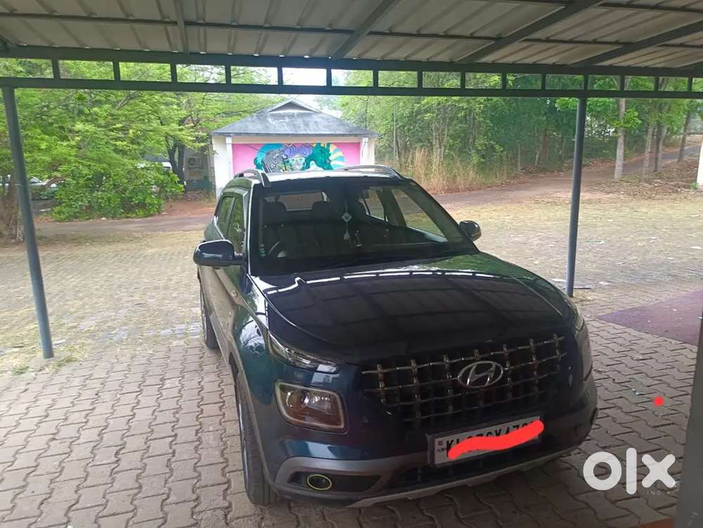 2022 May Automatic Hyundai Venue Dct Engine 76000 Km Driven 950000