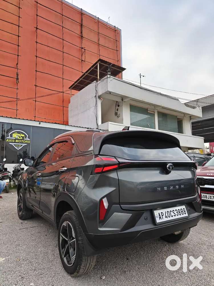 Tata Nexon 2024 Petrol Well Maintained