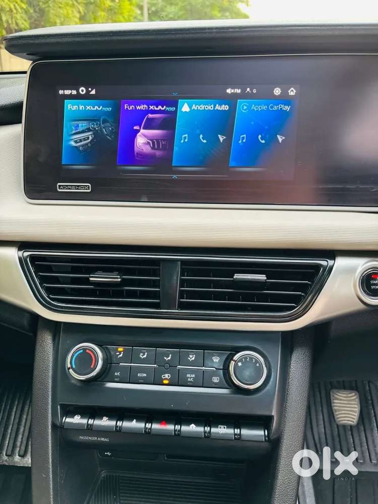 Mahindra Xuv700 2.0 Ax 5 Petrol Mt 7 Str, 2025, Petrol