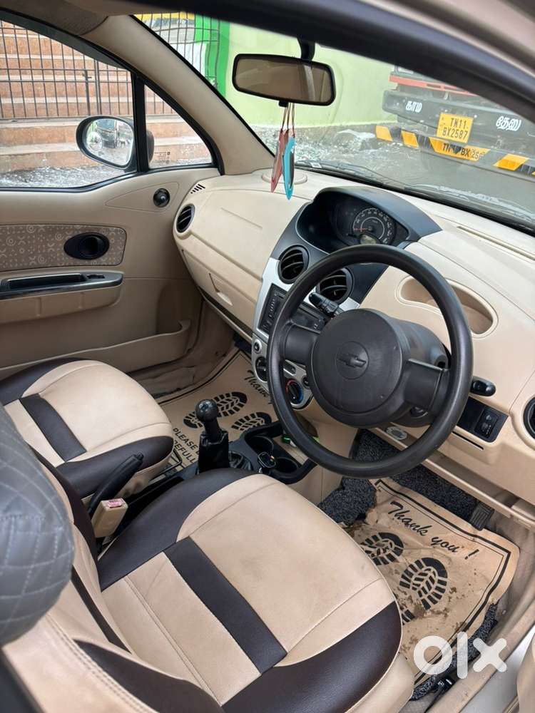 Chevrolet Spark Petrol 2011 Year