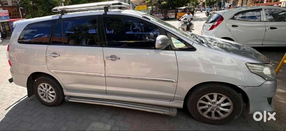 Toyota Innova 8seater