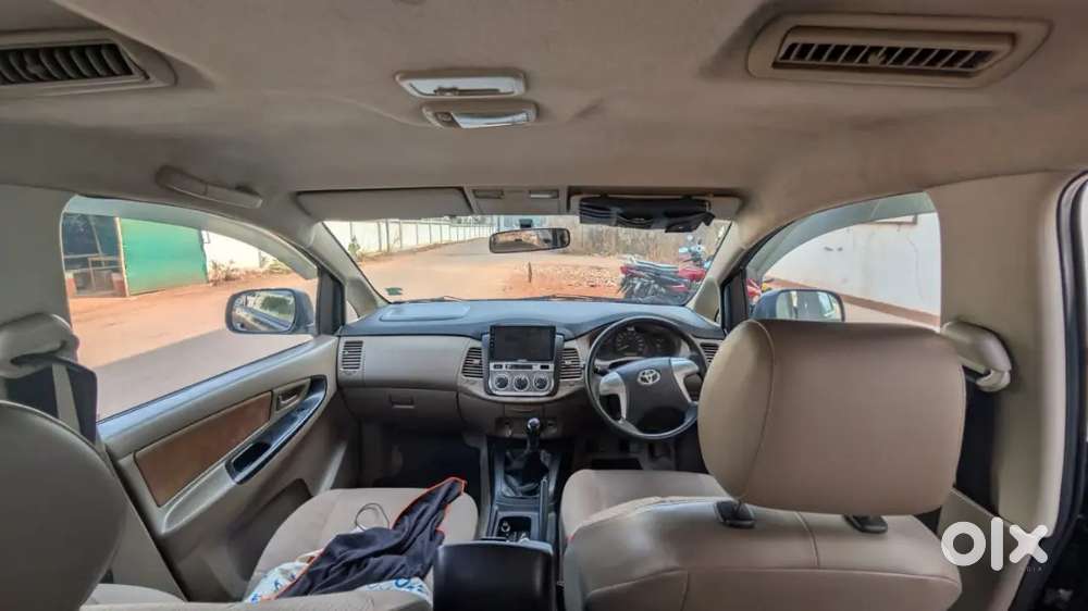 Toyota Innova 2015 Diesel 182000 Km Driven